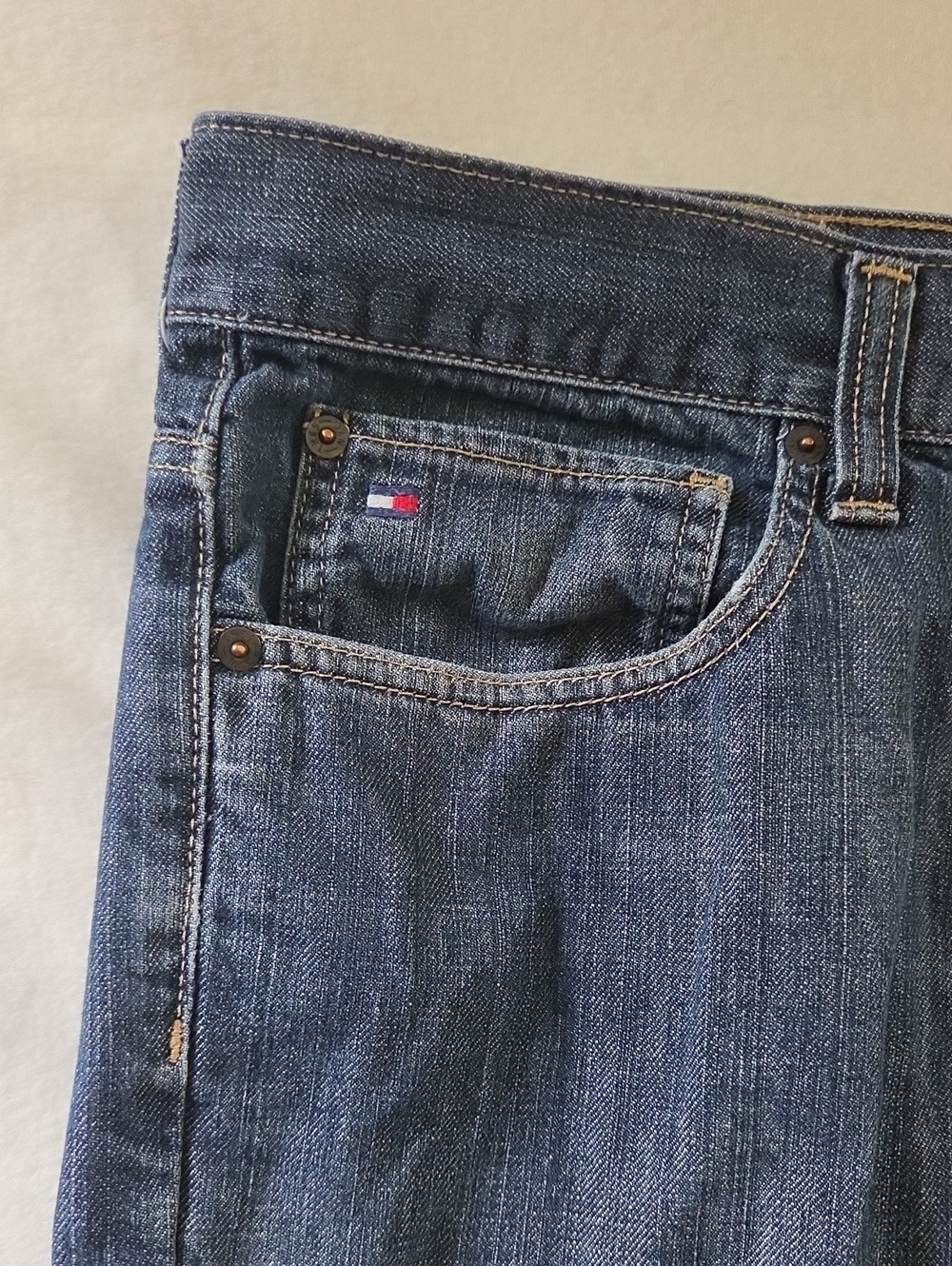 Tommy Hilfiger Heritage Bootcut Jeans Men's 42x30 Dark Wash Indigo Denim - Picture 5 of 9